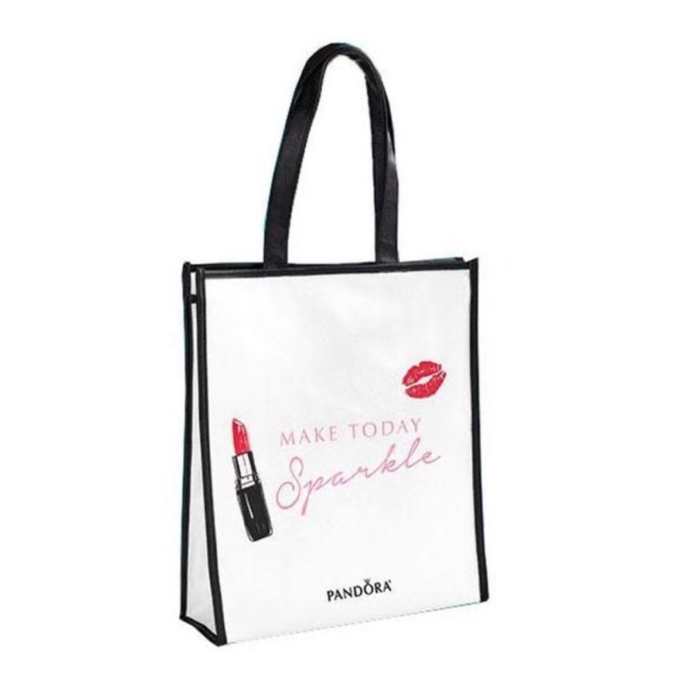 Pandora white bag size 15 x 13 x 4.  Excellent condition. - Picture 2 of 8